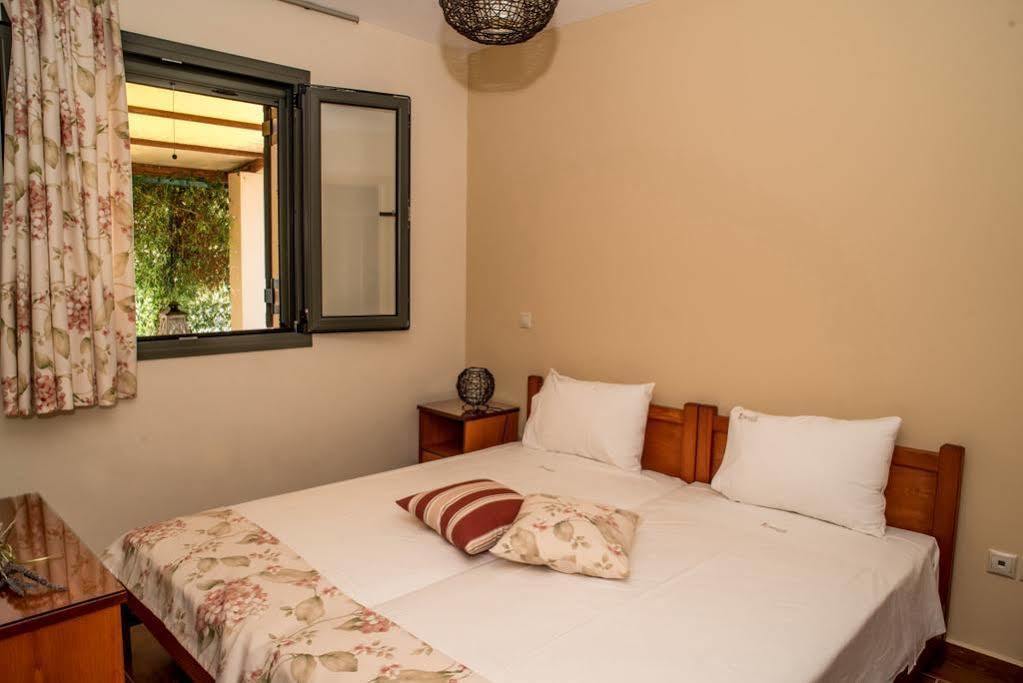 Livathos  Korallis Villas מראה חיצוני תמונה
